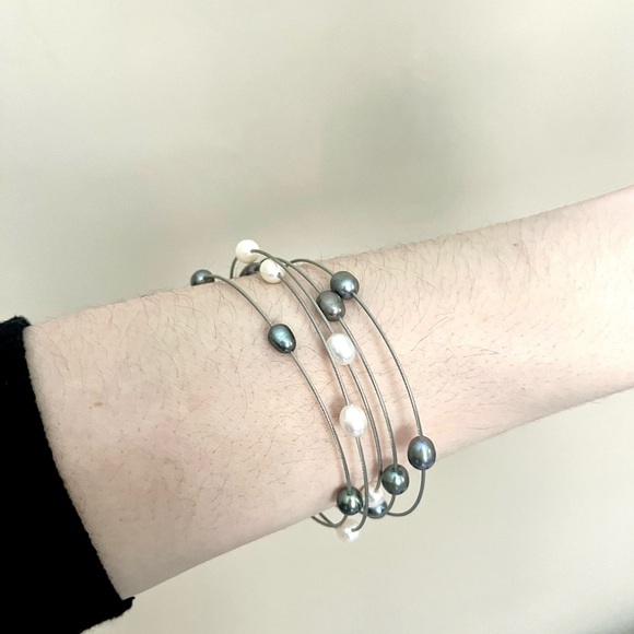 Nordstrom silver bangle bracelet set of 5 gray & white pearls - Picture 12 of 13